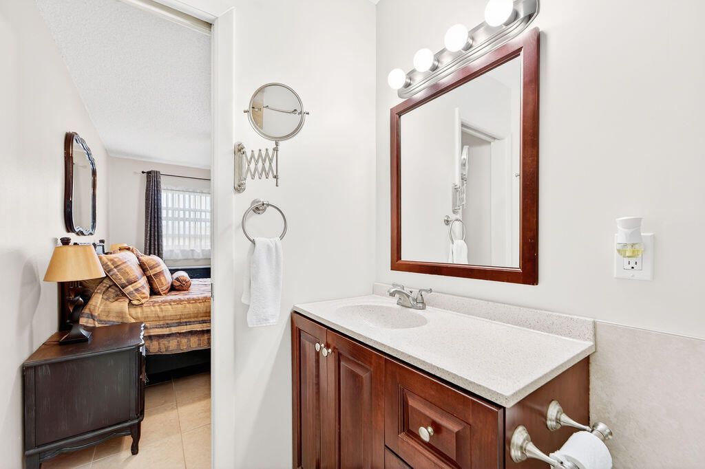 2971 W Crosley Drive, Unit F, West Palm Beach, FL 33415 Photo