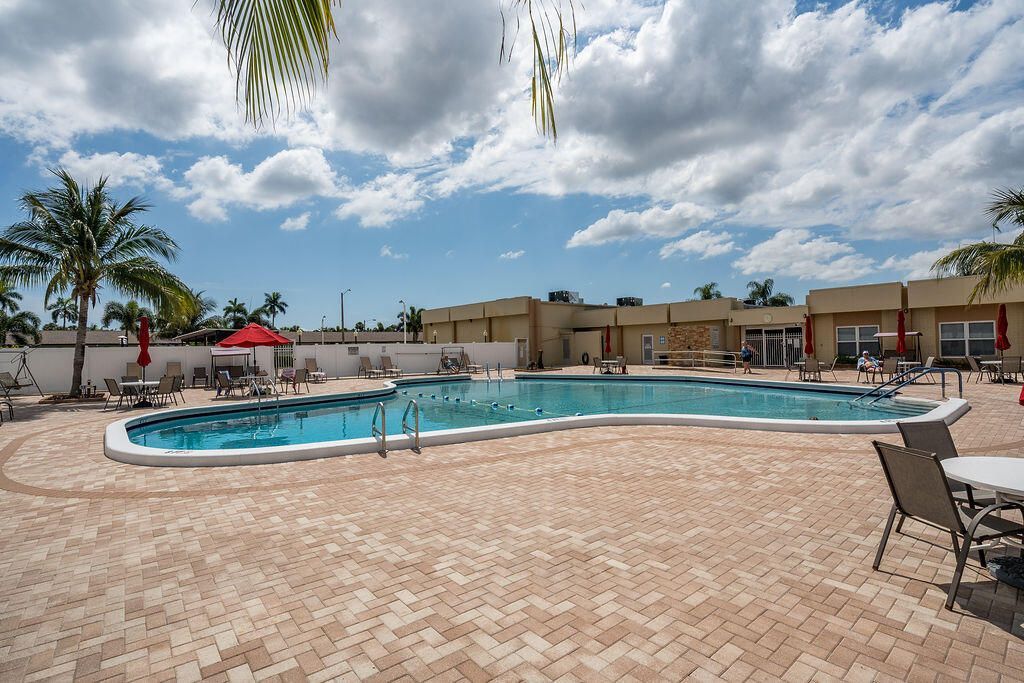 2971 W Crosley Drive, Unit F, West Palm Beach, FL 33415 Photo