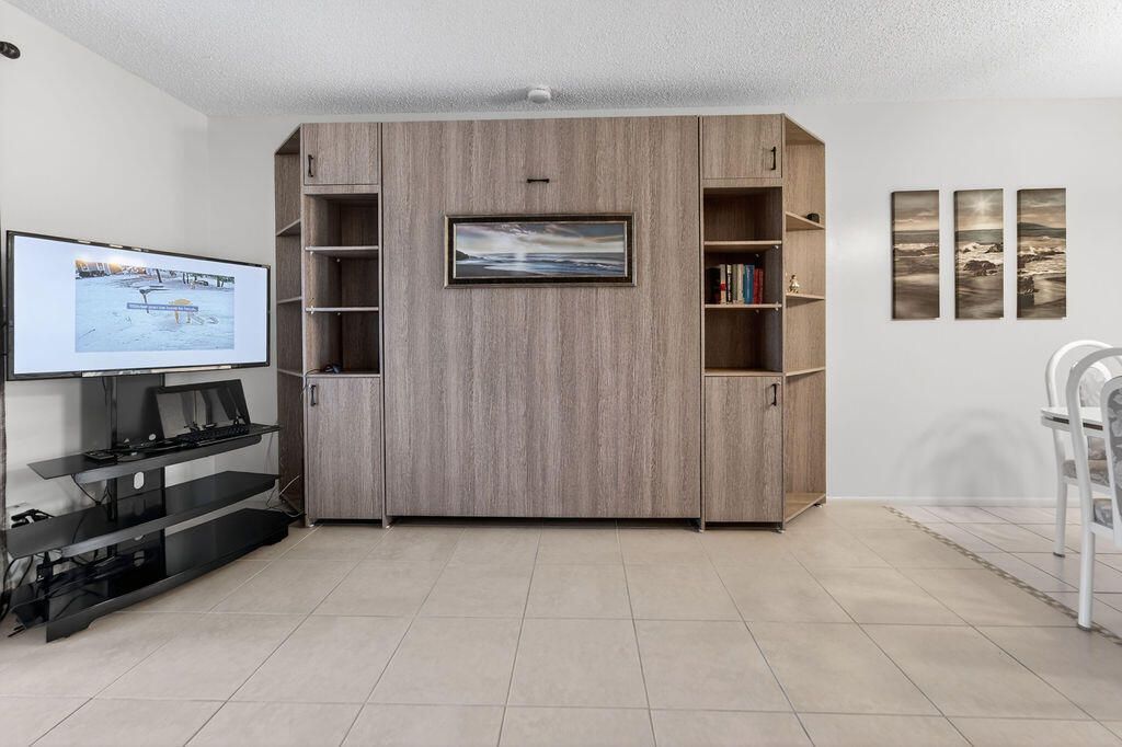 2971 W Crosley Drive, Unit F, West Palm Beach, FL 33415 Photo