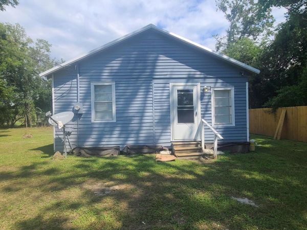 1032 N Railroad Avenue , Opelousas, LA 70570