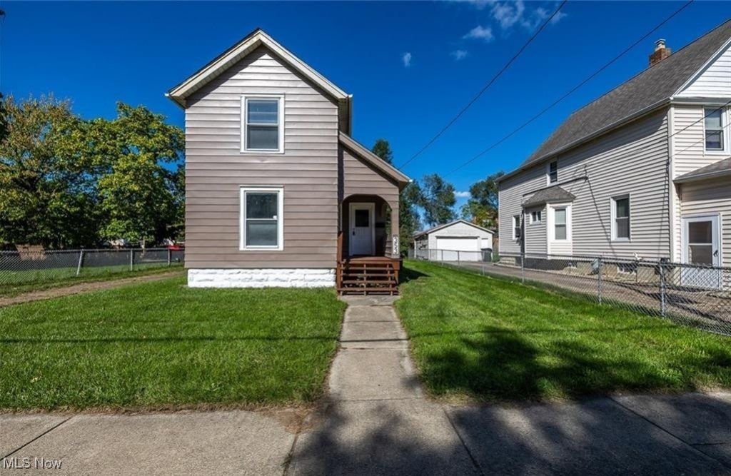 353 S Maple Street, Elyria, OH 44035 Main Photo