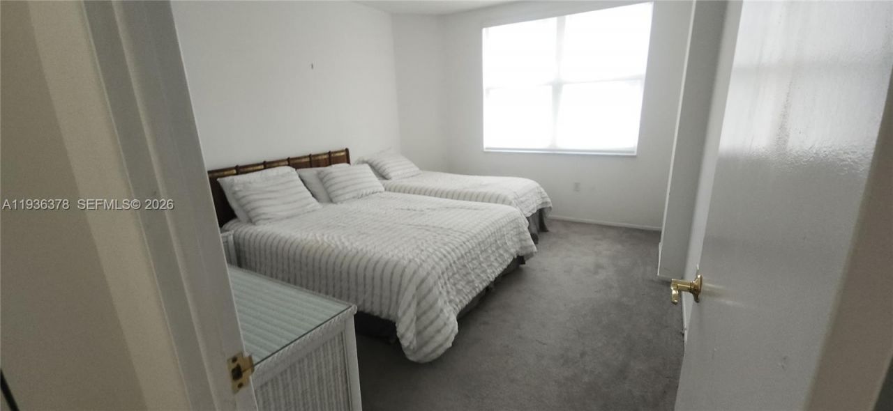 1985 S Ocean Dr, Unit 15H, Hallandale Beach, FL 33009 Photo