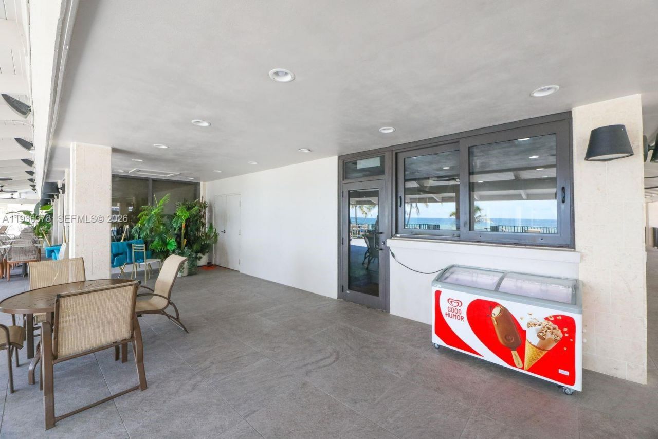 1985 S Ocean Dr, Unit 15H, Hallandale Beach, FL 33009 Photo