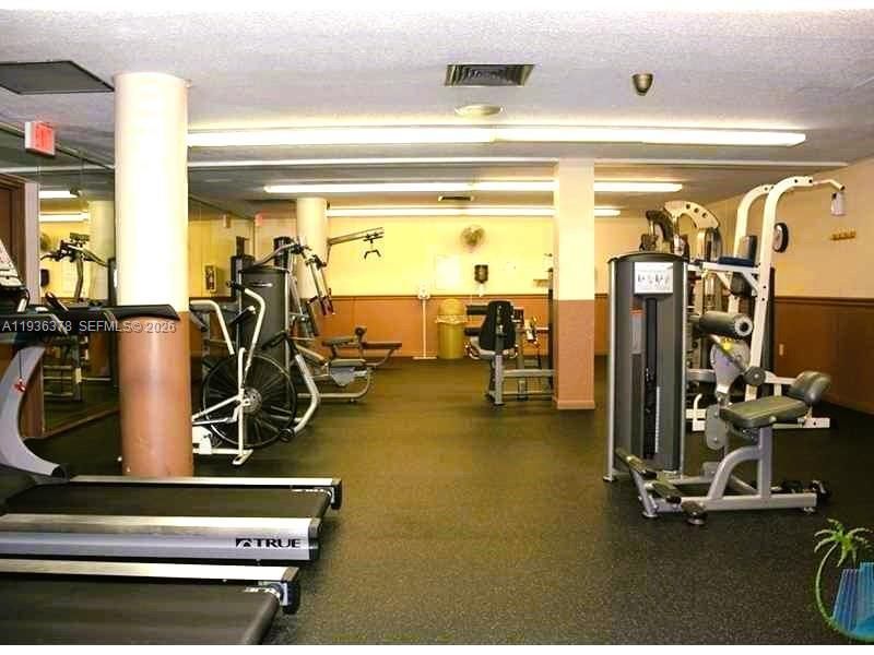 1985 S Ocean Dr, Unit 15H, Hallandale Beach, FL 33009 Photo