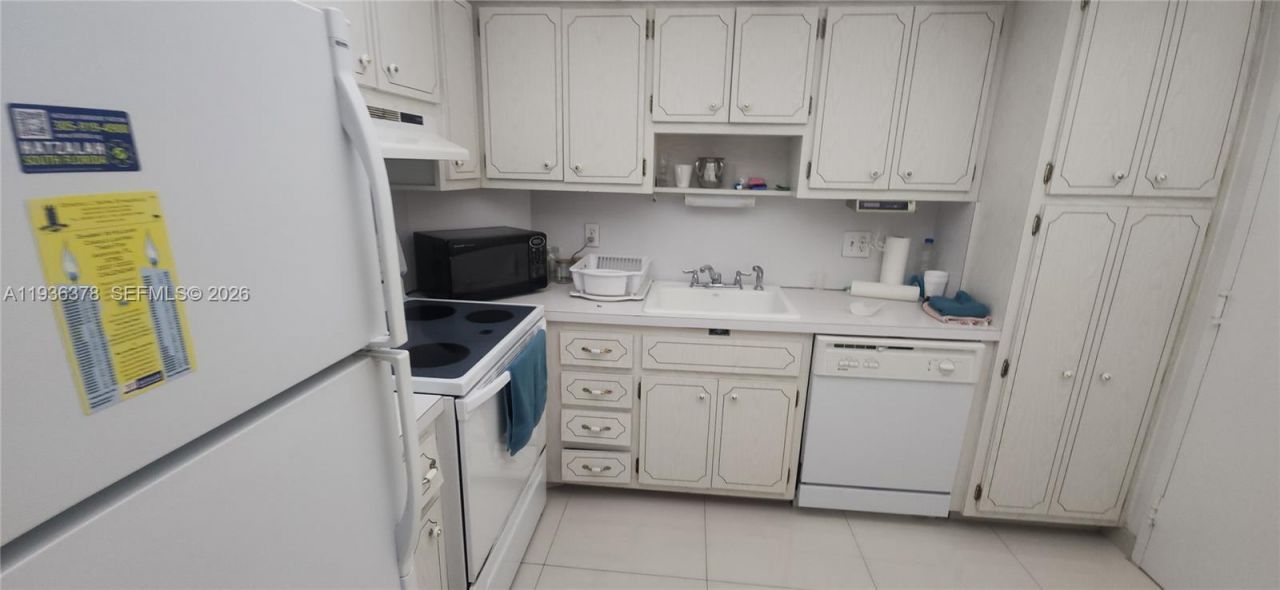 1985 S Ocean Dr, Unit 15H, Hallandale Beach, FL 33009 Photo