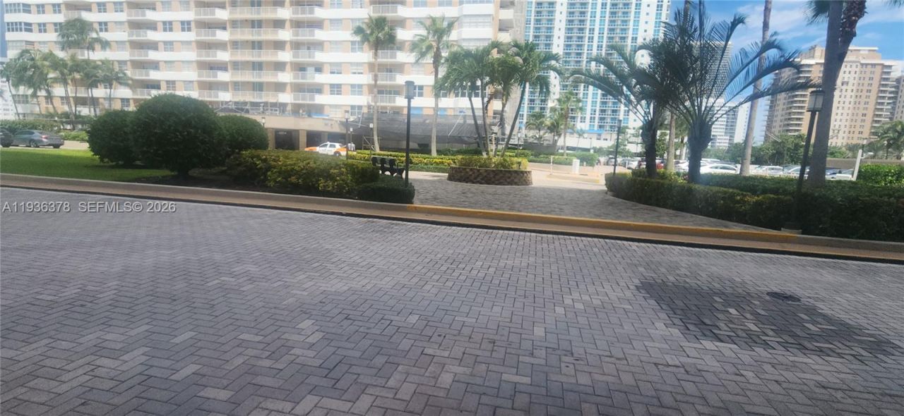 1985 S Ocean Dr, Unit 15H, Hallandale Beach, FL 33009 Photo