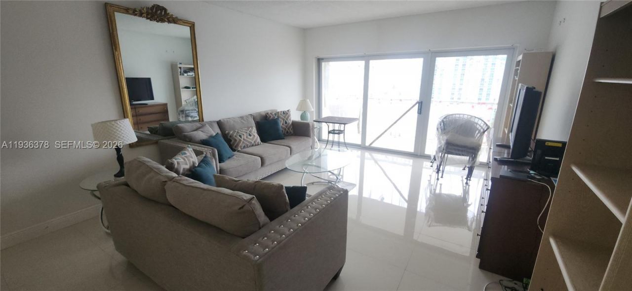 1985 S Ocean Dr, Unit 15H, Hallandale Beach, FL 33009 Photo