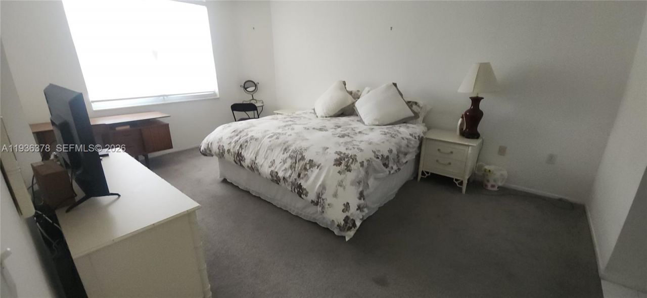 1985 S Ocean Dr, Unit 15H, Hallandale Beach, FL 33009 Photo