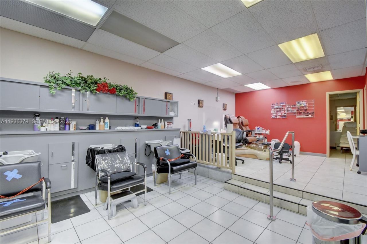 1985 S Ocean Dr, Unit 15H, Hallandale Beach, FL 33009 Photo