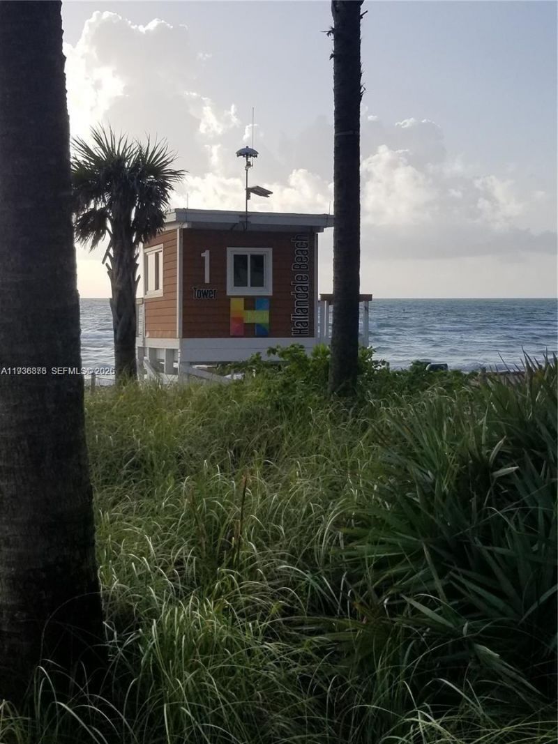 1985 S Ocean Dr, Unit 15H, Hallandale Beach, FL 33009 Photo