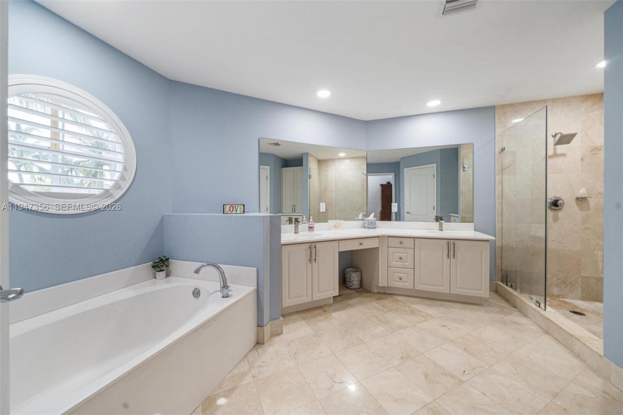 20920 NE 32nd Ave, Aventura, FL 33180 Photo