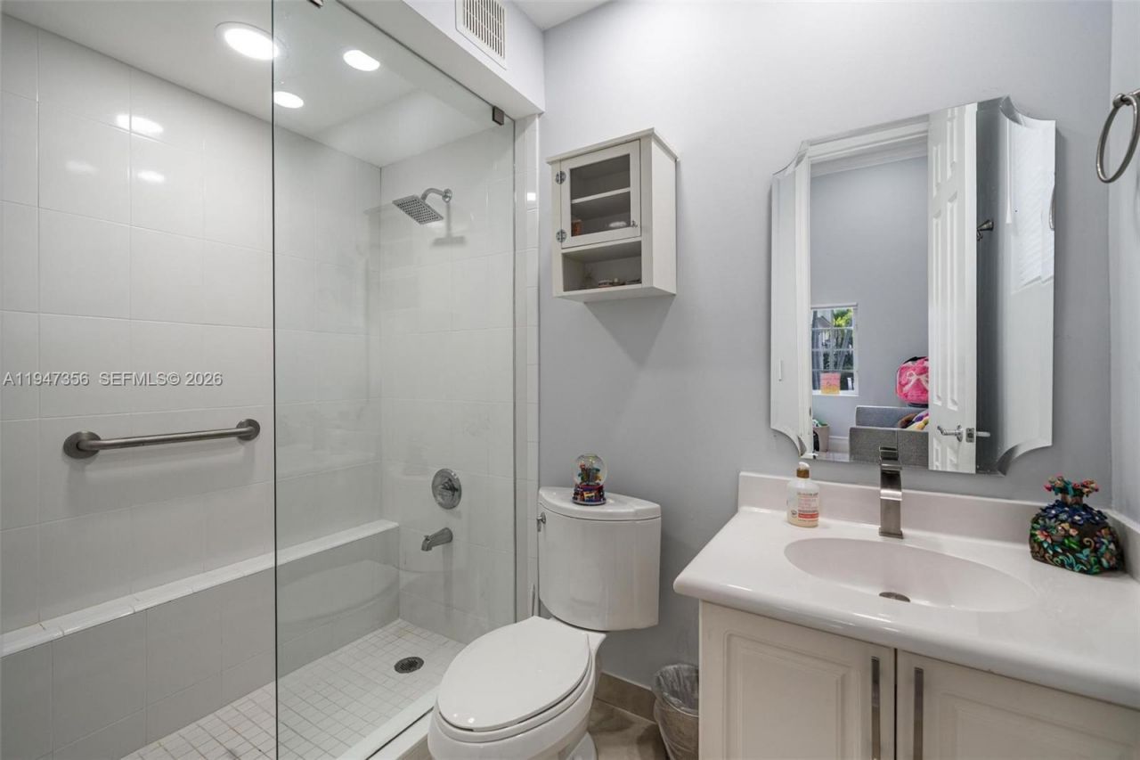 20920 NE 32nd Ave, Aventura, FL 33180 Photo