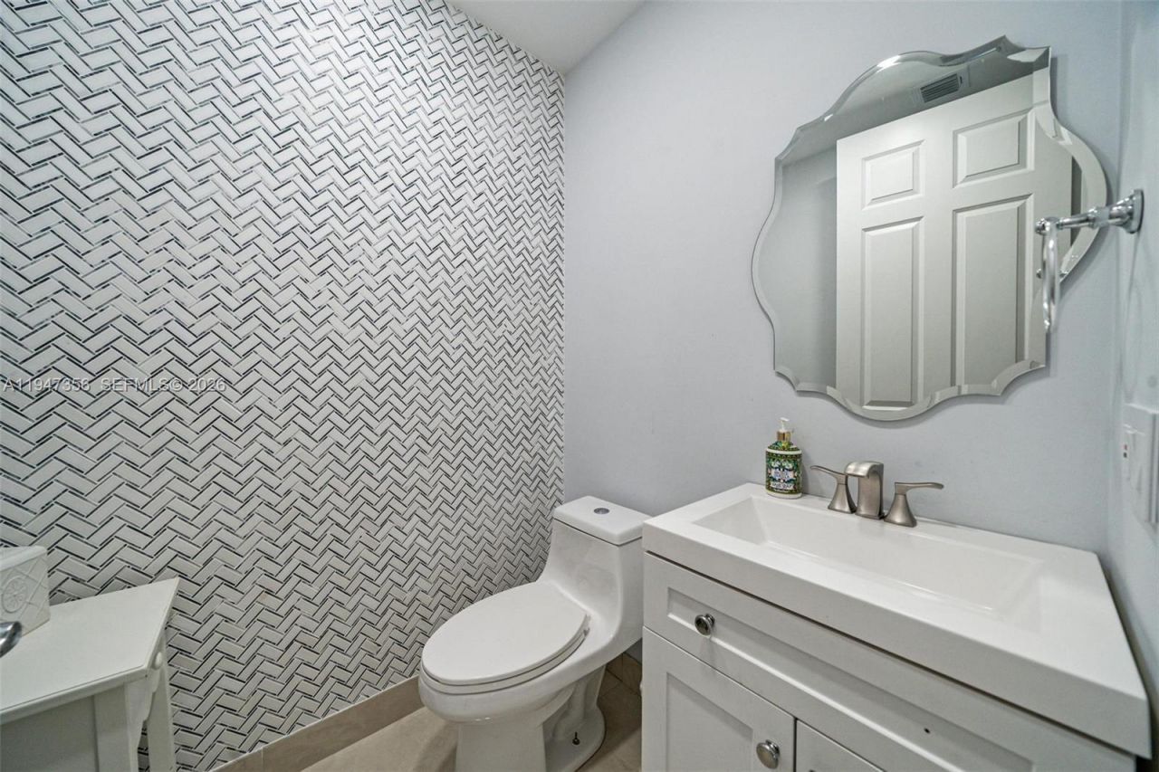 20920 NE 32nd Ave, Aventura, FL 33180 Photo