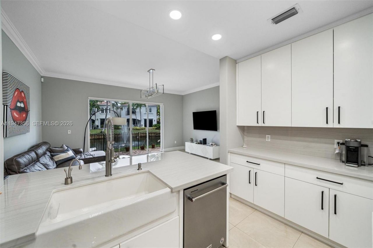 20920 NE 32nd Ave, Aventura, FL 33180 Photo