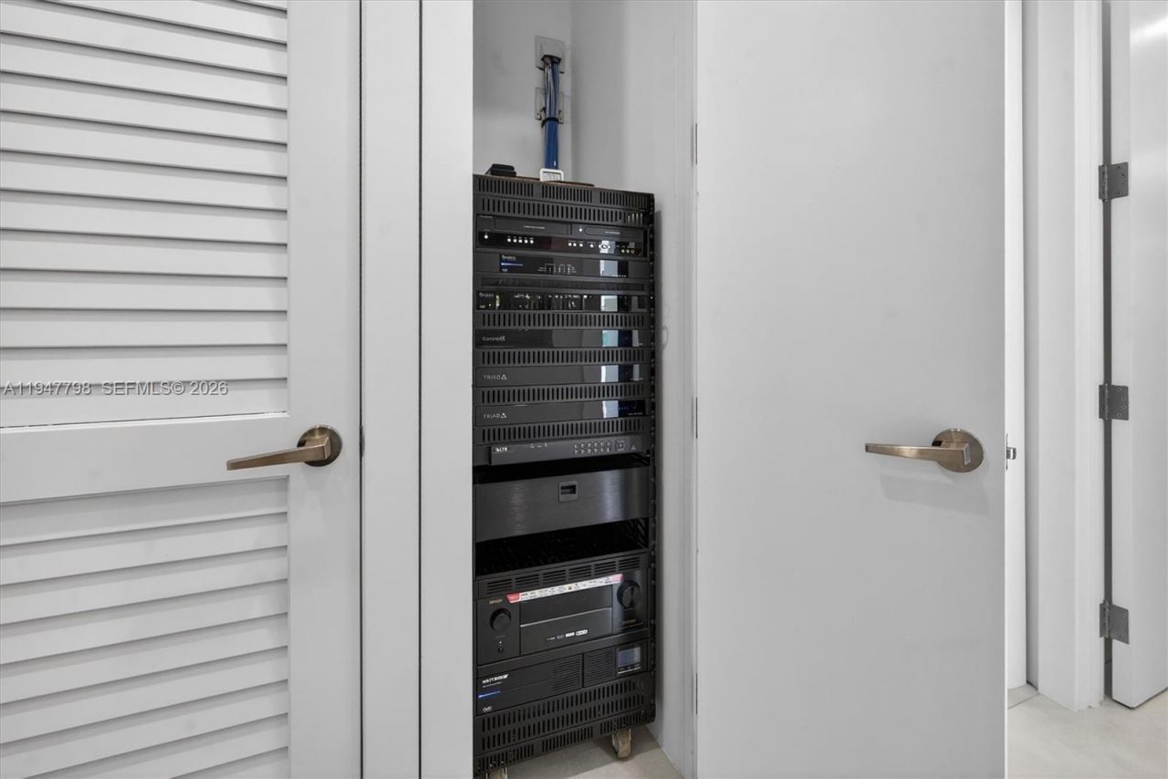 315 Palmwood Ln, Key Biscayne, FL 33149 Photo