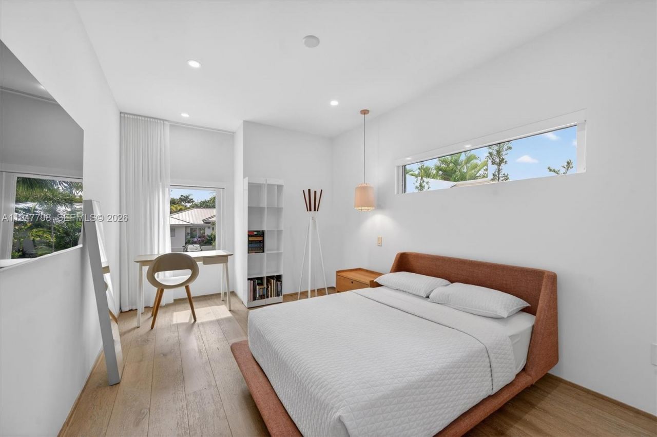 315 Palmwood Ln, Key Biscayne, FL 33149 Photo