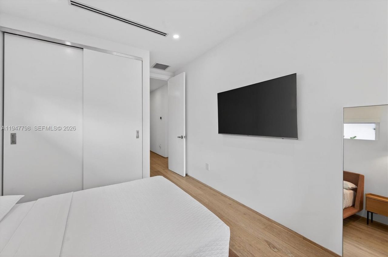 315 Palmwood Ln, Key Biscayne, FL 33149 Photo