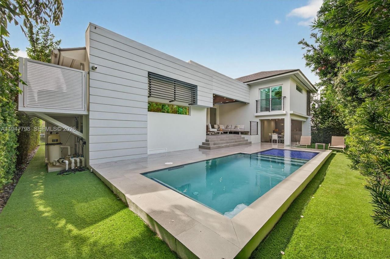 315 Palmwood Ln, Key Biscayne, FL 33149 Photo