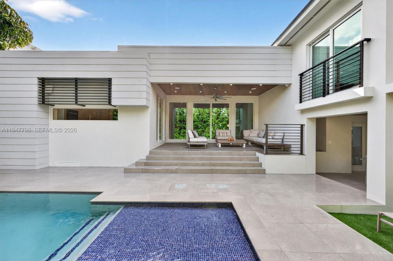 315 Palmwood Ln, Key Biscayne, FL 33149 Photo