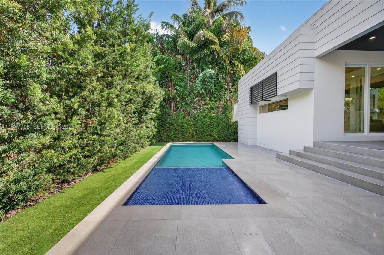 315 Palmwood Ln, Key Biscayne, FL 33149 Photo