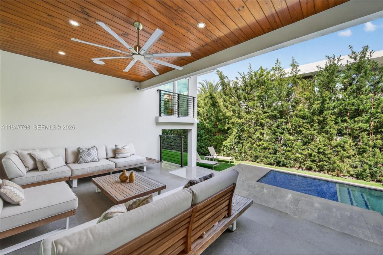 315 Palmwood Ln, Key Biscayne, FL 33149 Photo