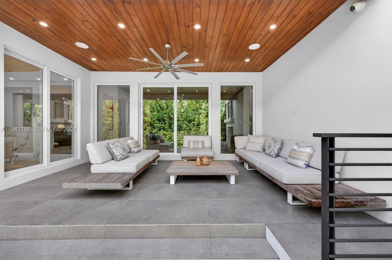 315 Palmwood Ln, Key Biscayne, FL 33149 Photo