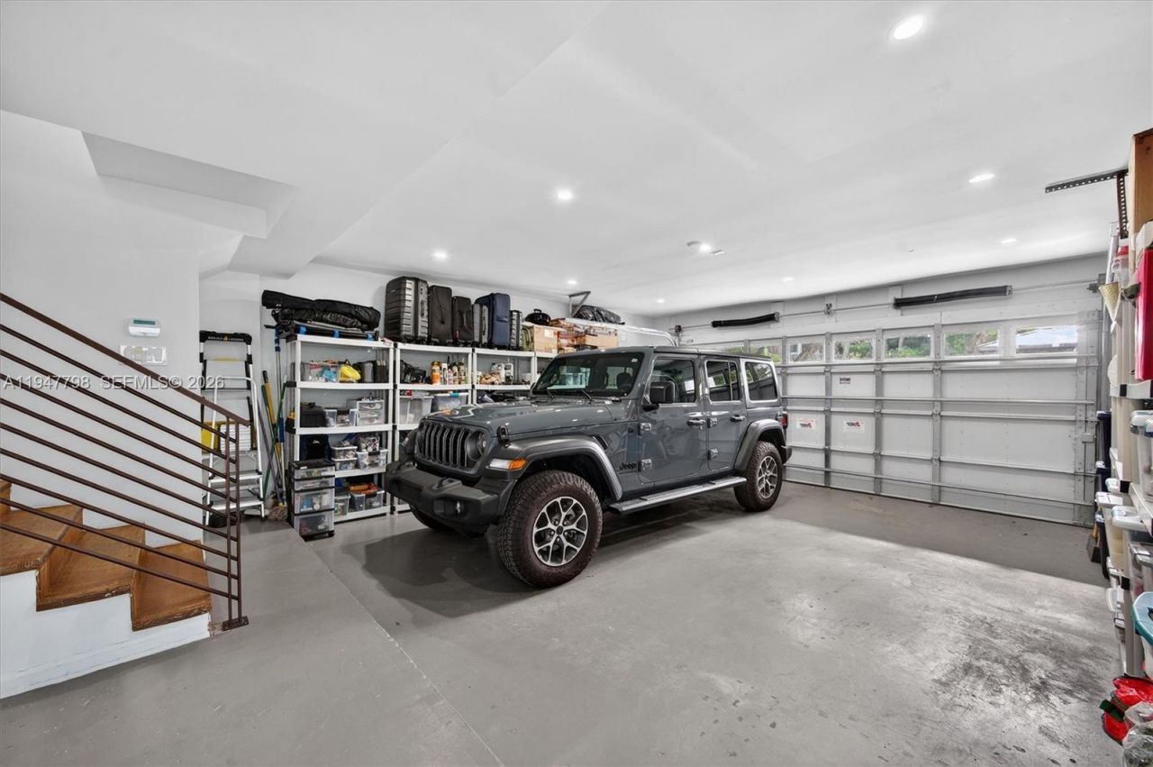 315 Palmwood Ln, Key Biscayne, FL 33149 Photo