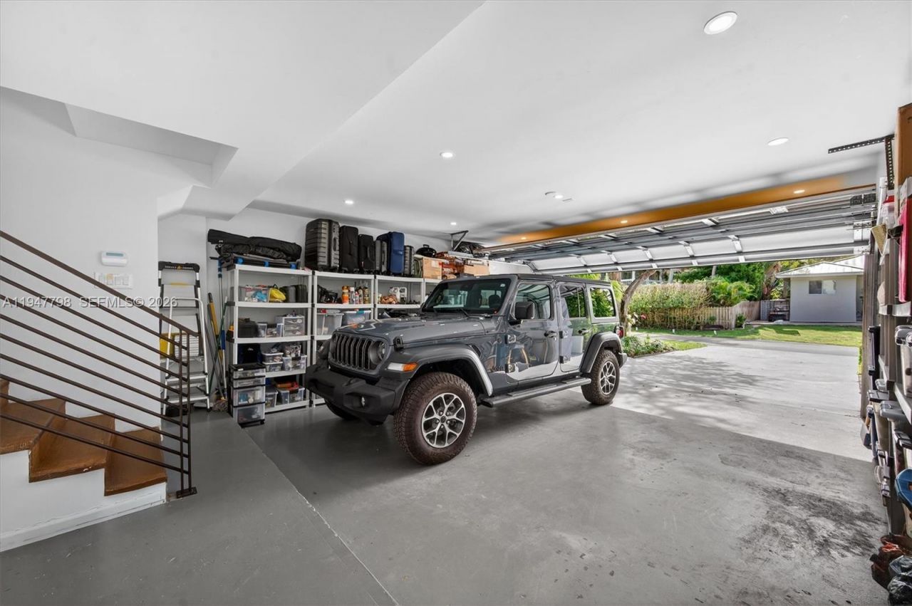 315 Palmwood Ln, Key Biscayne, FL 33149 Photo