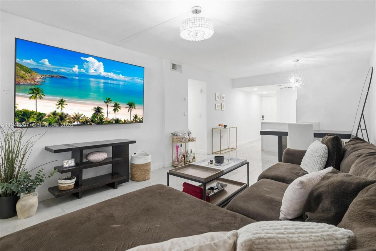 469 N Pine Island Rd, Unit B302, Plantation, FL 33324 Photo