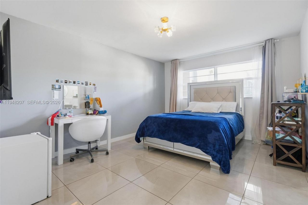 469 N Pine Island Rd, Unit B302, Plantation, FL 33324 Photo