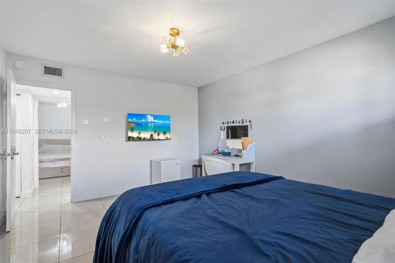 469 N Pine Island Rd, Unit B302, Plantation, FL 33324 Photo