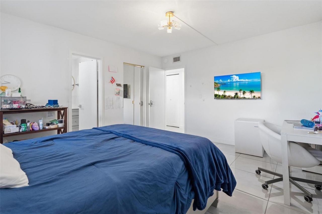 469 N Pine Island Rd, Unit B302, Plantation, FL 33324 Photo