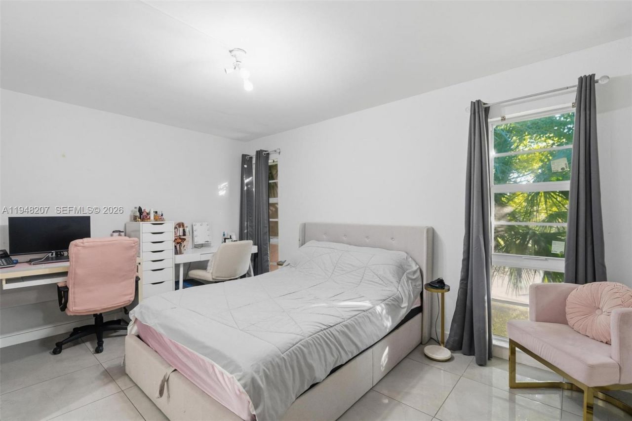 469 N Pine Island Rd, Unit B302, Plantation, FL 33324 Photo