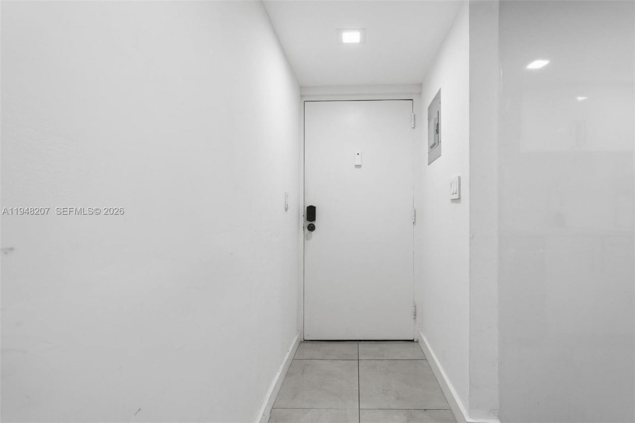 469 N Pine Island Rd, Unit B302, Plantation, FL 33324 Photo