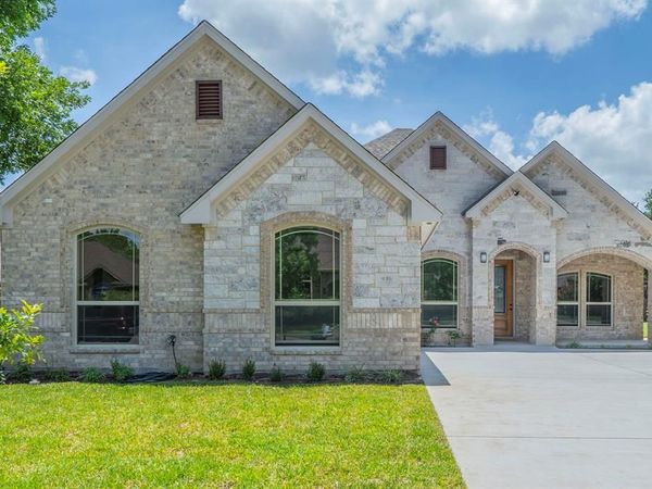 938 Fairway Drive, Duncanville, TX 75137