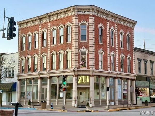 201 - 203 Broadway Street, Hannibal, MO 63401