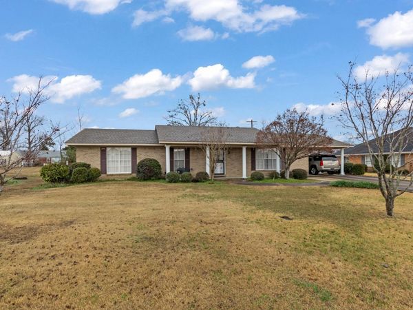 520 Meadowbrook Cr., Amory, MS 38821