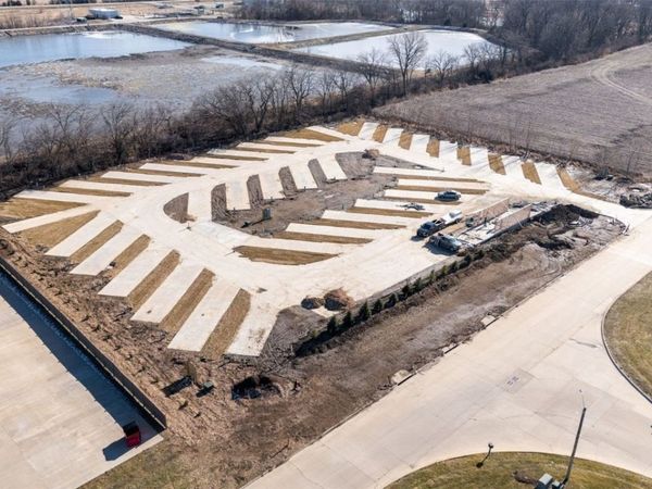 1188 Commercial Drive , Riverside, IA 52327