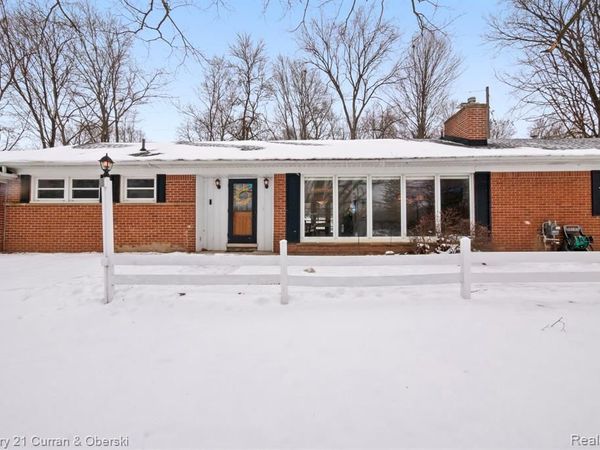 33870 Cotswold Street, Farmington Hills, MI 48335