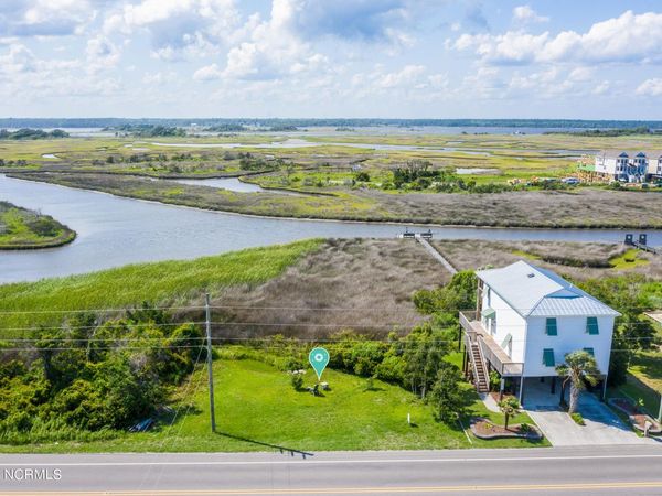 1211 N New River Drive, Surf City, NC 28445