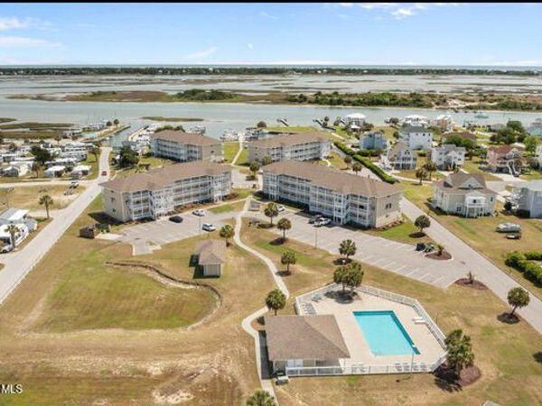 650 Cedar Point Boulevard, Unit D13, Cedar Point, NC 28584