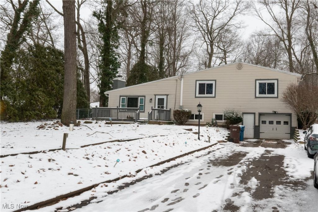 427 Catalina Drive, New Franklin, OH 44319 Main Photo