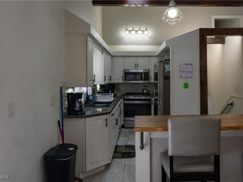 427 Catalina Drive, New Franklin, OH 44319 Photo 7