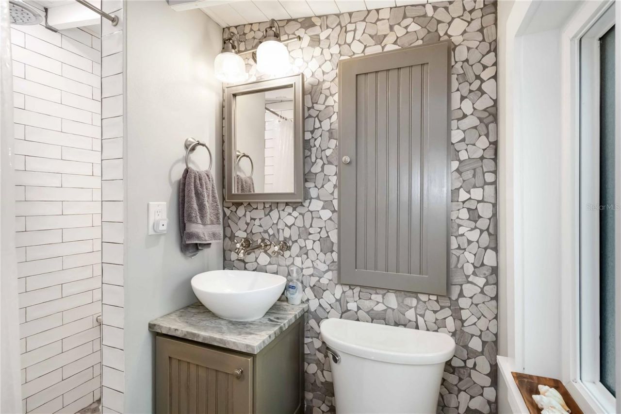 2537 Ashton Road, Sarasota, FL 34231 Photo