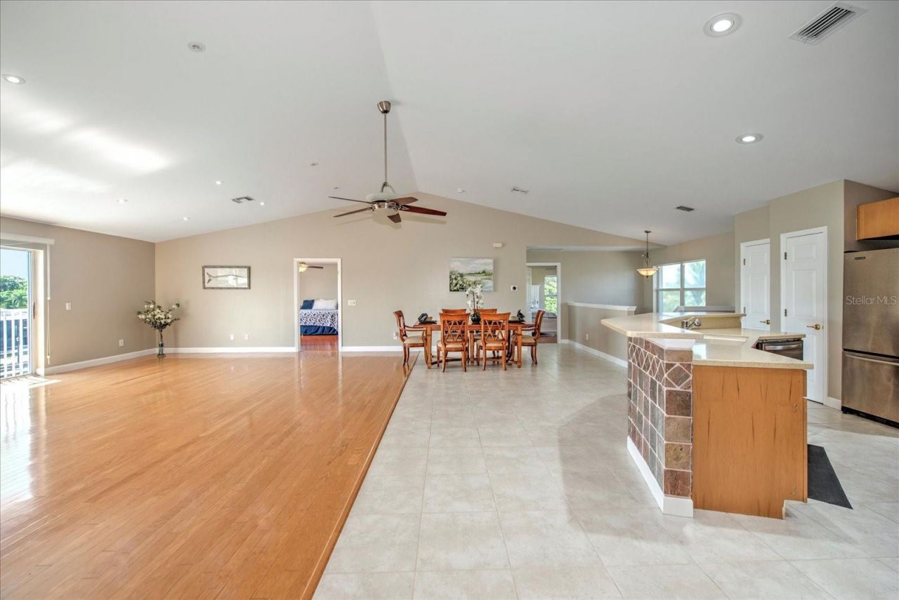 4424 N Canal Circle, North Fort Myers, FL 33903 Photo
