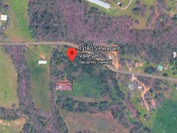 13180 Pleasant Valley Road , Gentry, AR 72734