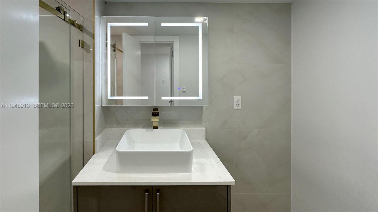 2750 NE 183rd St, Unit 1109, Aventura, FL 33160 Photo