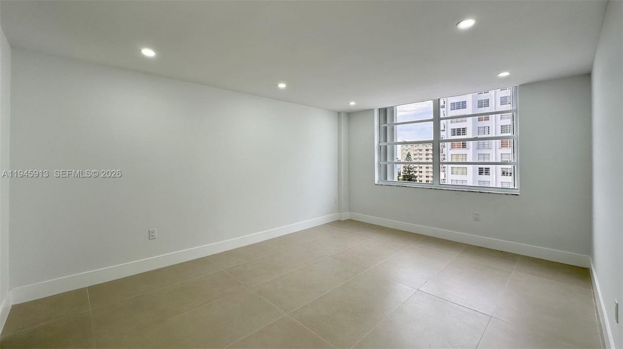 2750 NE 183rd St, Unit 1109, Aventura, FL 33160 Photo