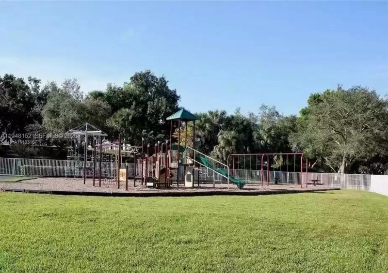 4192 Laurel Ridge Cir, Unit 4192, Weston, FL 33331 Photo