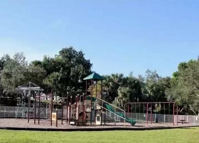 4192 Laurel Ridge Cir, Unit 4192, Weston, FL 33331 Photo